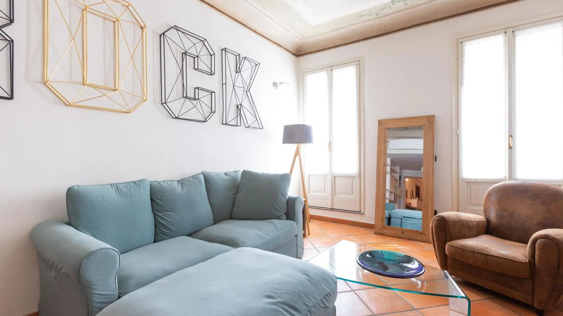 Cosy Two Bedroom Apartment Close To Navigli Milan