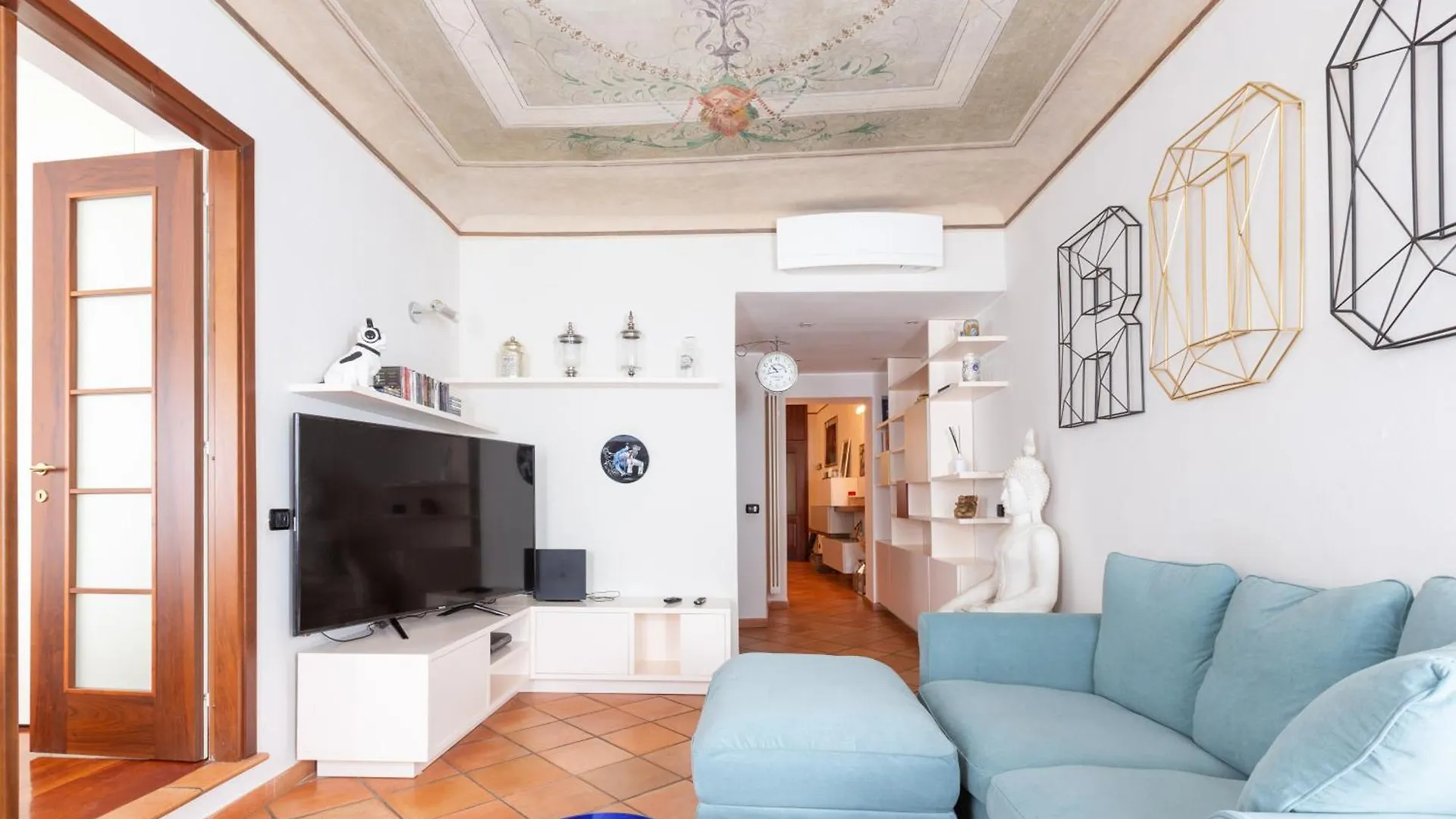 Cosy Two Bedroom Apartment Close To Navigli Milan 0*,  Italy