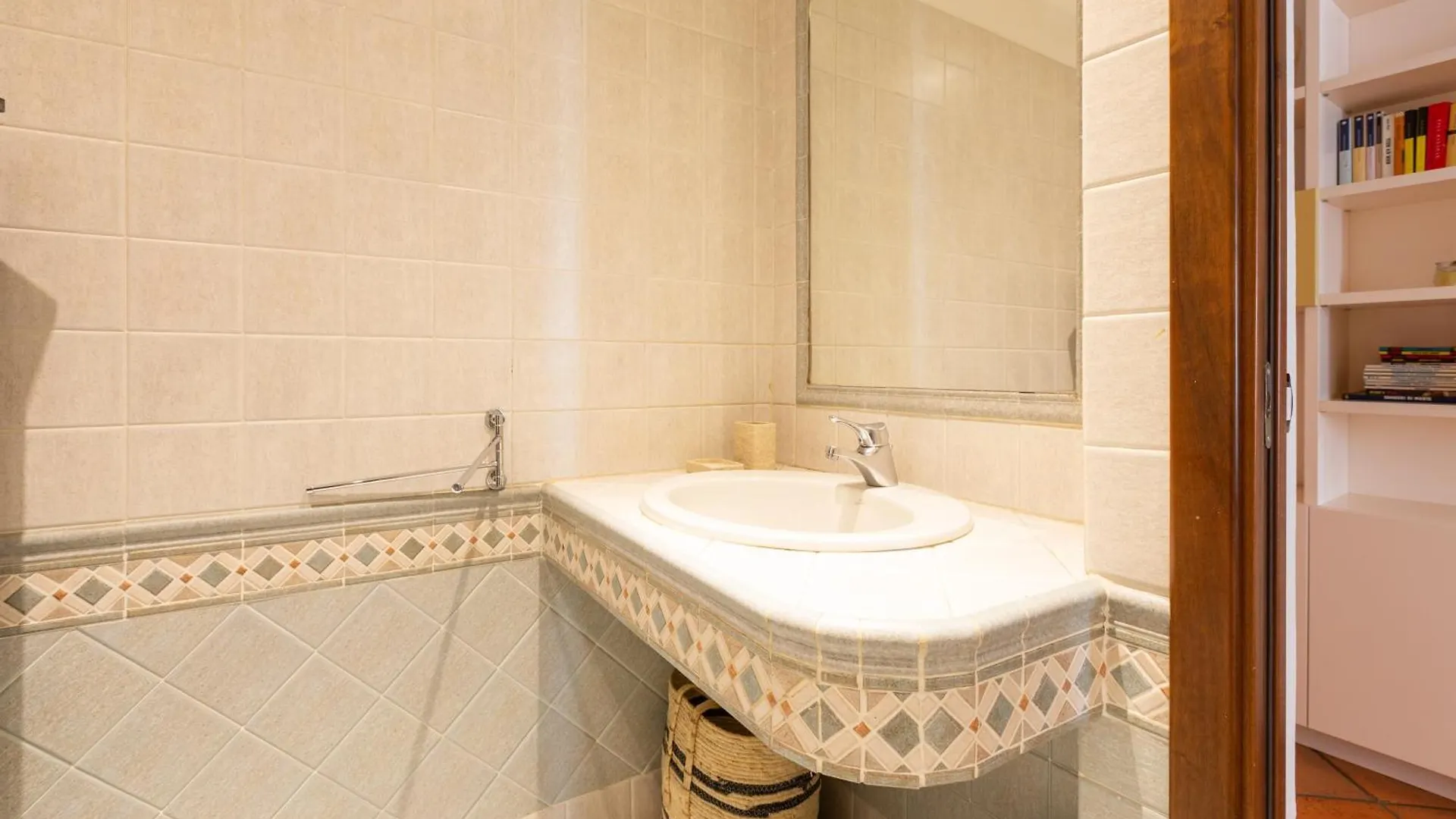 Cosy Two Bedroom Apartment Close To Navigli Milan 0*,