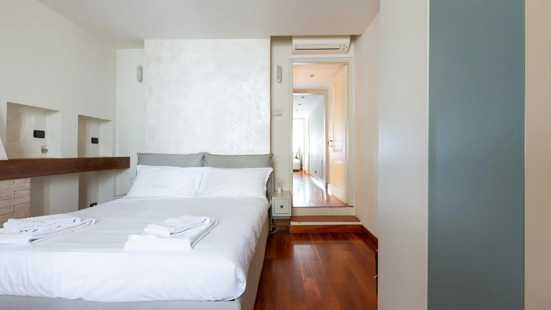Cosy Two Bedroom Apartment Close To Navigli Milan