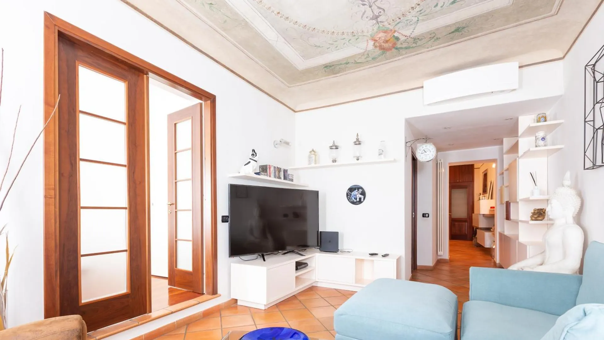 Cosy Two Bedroom Apartment Close To Navigli Milan