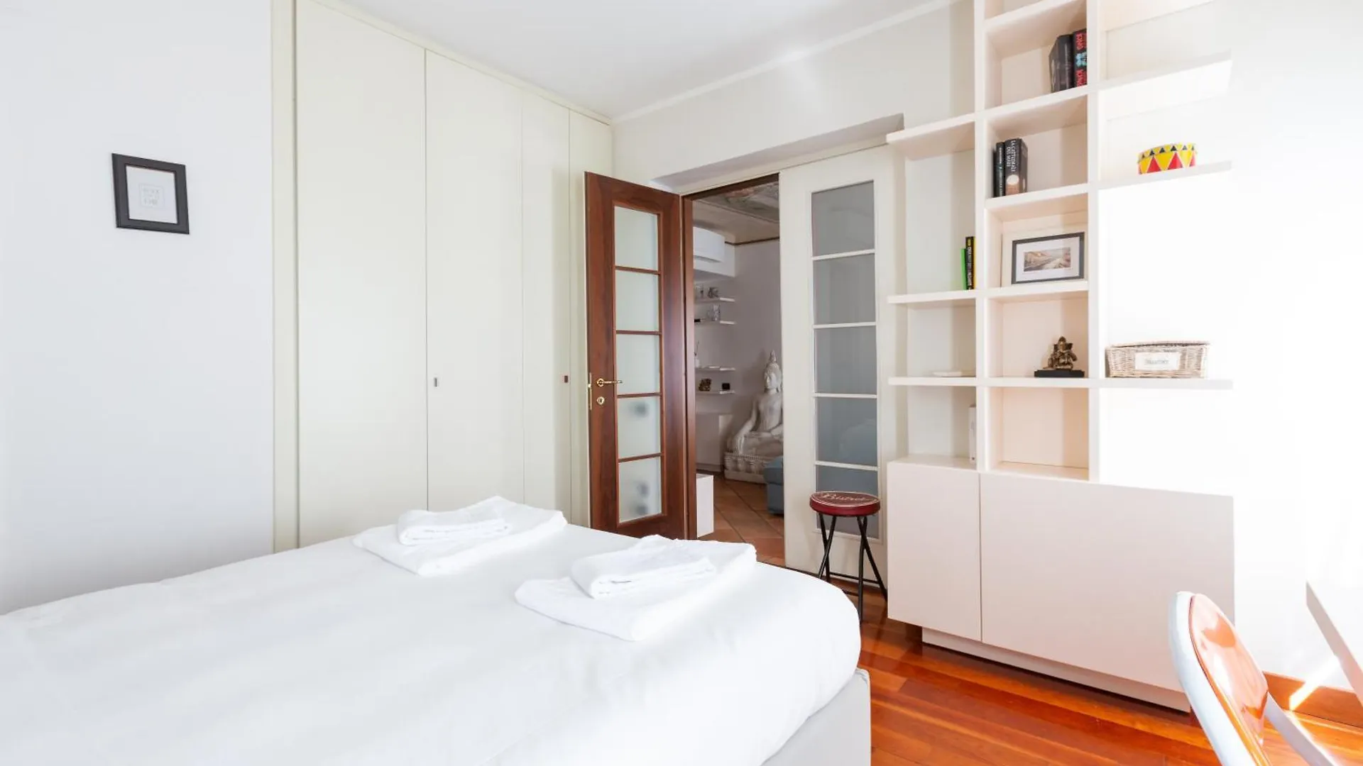 Cosy Two Bedroom Apartment Close To Navigli Milan Italy