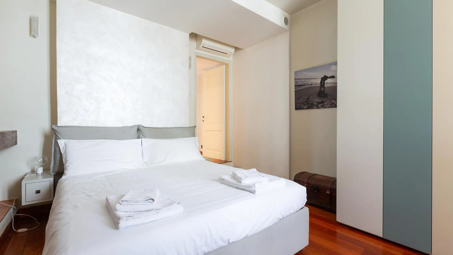 Cosy Two Bedroom Apartment Close To Navigli Milan